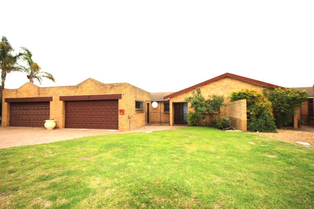 Front garden and driveway